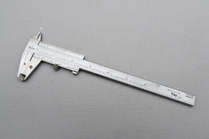Mitutoyo Japan 622-106 6" Vernier In Good Condition