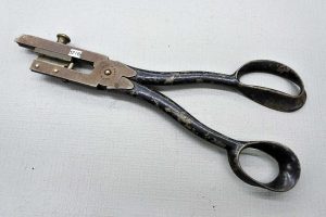 Amazing Early Button Hole Pliers