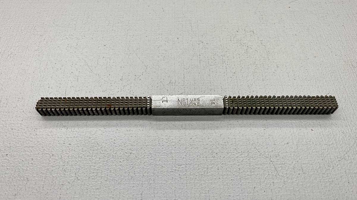 Reiff & Nester USA No 1 Thread Cleaning File - Image 4