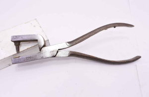 Ullathorne London No8 Leather Punch Pliers