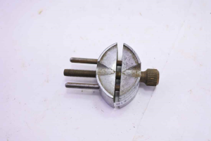Jeweler's Small clamp/vice 1" between centre