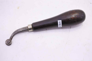 B & E #18 rosewood handle leather pin wheel cutter