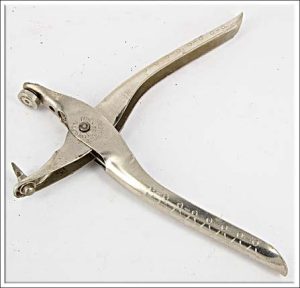 Maun Uk2240-2570 Universal Plier Punch.