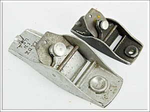 2 Miniature Planes, Both Are Made In Usa