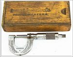 Brown & Sharpe #8 1" Micrometer Iob.