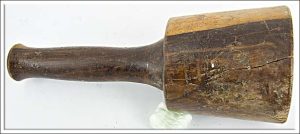 Nice Carving Mallet, 4" Round, A Few Small Checks In Timber.