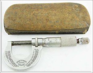 Moore & Wright #961 B 1" Micrometre In Metal Case.