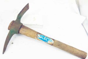 Saxon Very Small, 9 Long Head. A