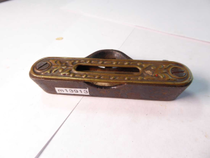 Vintage embossed brass top line level 3"