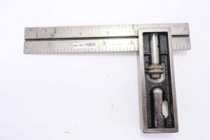 Starrett USA 6" double square with level