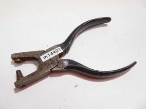 Eyelet Tool punch plier, a little pitting, 4 1/4"
