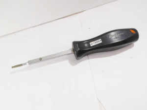 Snap-On T15 and T20 security bit screwdriver