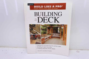 Building a Deck by Scott Schutter V12185S