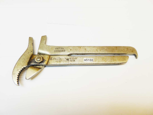 Pazzano Wrench 7" patent 1898568