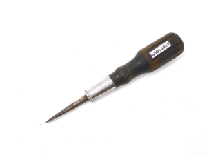 Wood handle screwdriver