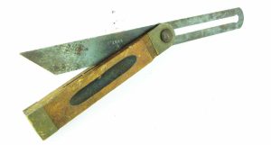 I & B Smallwood 10" Bevel With 1944 Date Mark.