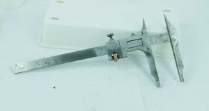 Vintage Vernier 9"/23Cm Maker Worn, Very Nice And Heavy.