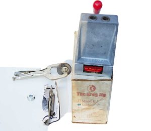 The Kreg K2 Jig 3/8-Inch Pocket Hole Jig Has A Dual-Purpose Design That Let You Either Attach This Jig To A Work Bench Or Use It Portably. It Can Handle From 1/2 To 1 1/2 Inches Thick, And Is Made From Industrial-Grade Aluminum And Hardened Steel For The