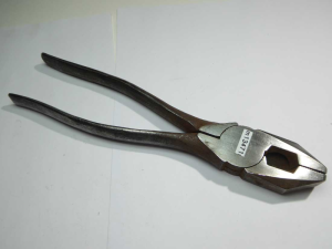 Unmarked Klein 8 1/2" fencing pliers, heavy duty