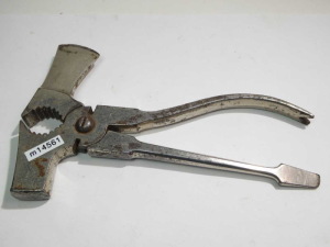 Vintage combination tool, hammer, pliers, hatchet, screwdriver, puller, 160mm long,