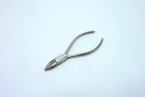 jewelers pliers with side cutter 4 1/2” long