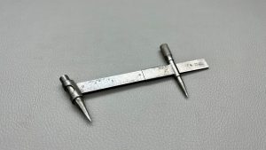 Bar - Non 4" Sliding Dividers Unusual Design In Good Condition