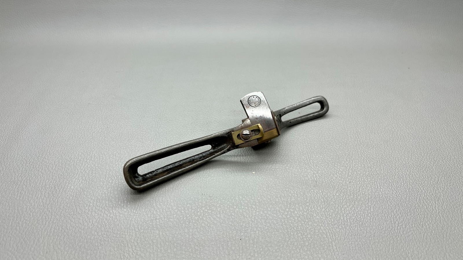 Snell & Atherton Leather Heal Shave In Good Condition