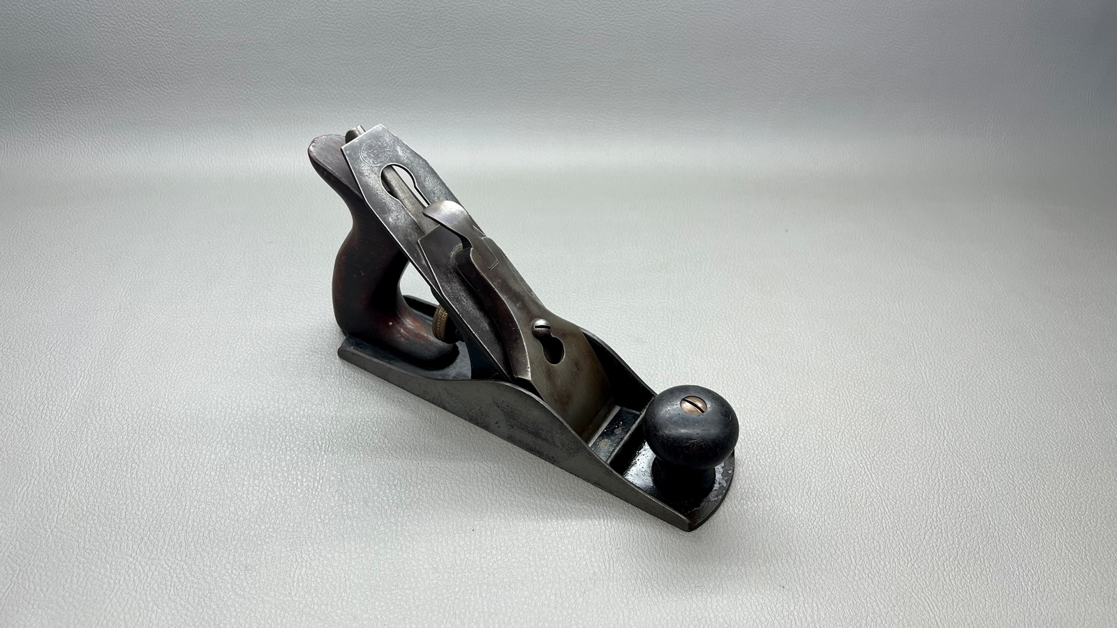 Sargent No 3 Bench Plane original Logo Cutter Nice Tote & Knob In Good Condition