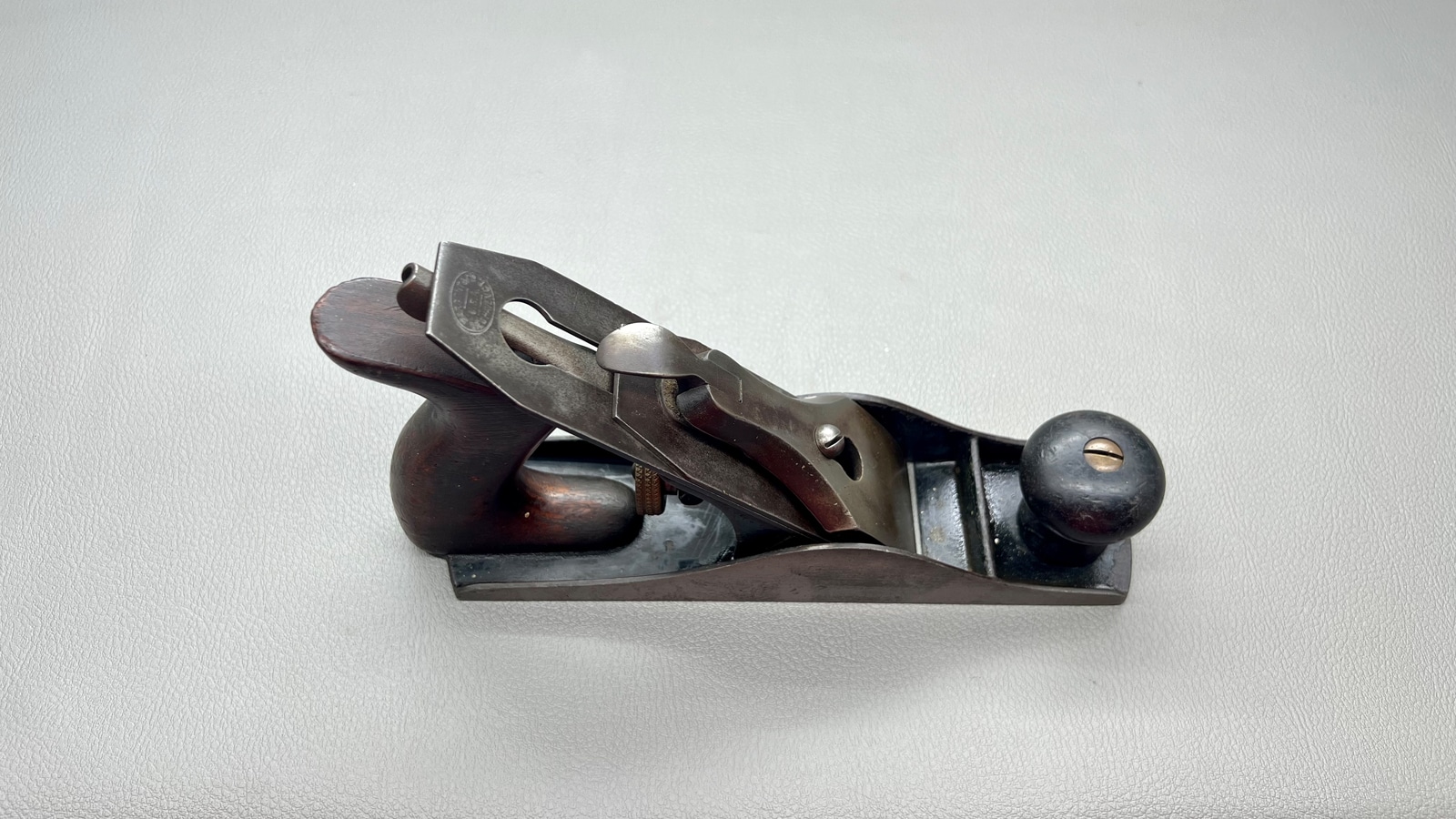 Sargent No 3 Bench Plane original Logo Cutter Nice Tote & Knob In Good Condition