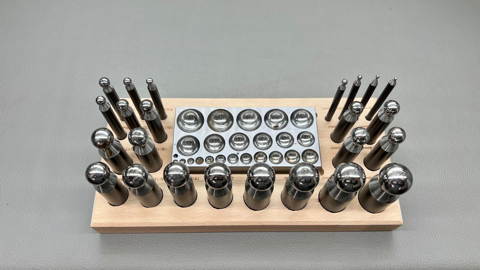 24 Piece Hole Plate & Punch Dapping Set In Top Condition