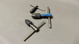 Vintage Set Of 3 Tap Handles In Good Condition