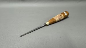 11 M & C London Carving Chisel, Flat 5/32".